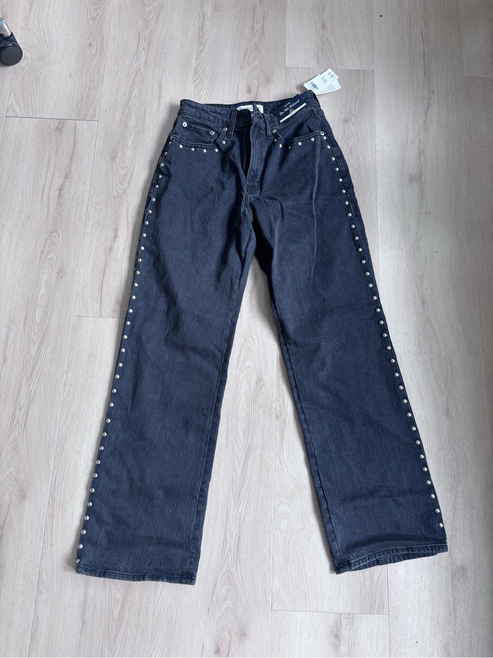 Abercrombie Studded Jeans - 90s relaxed curve love NWT